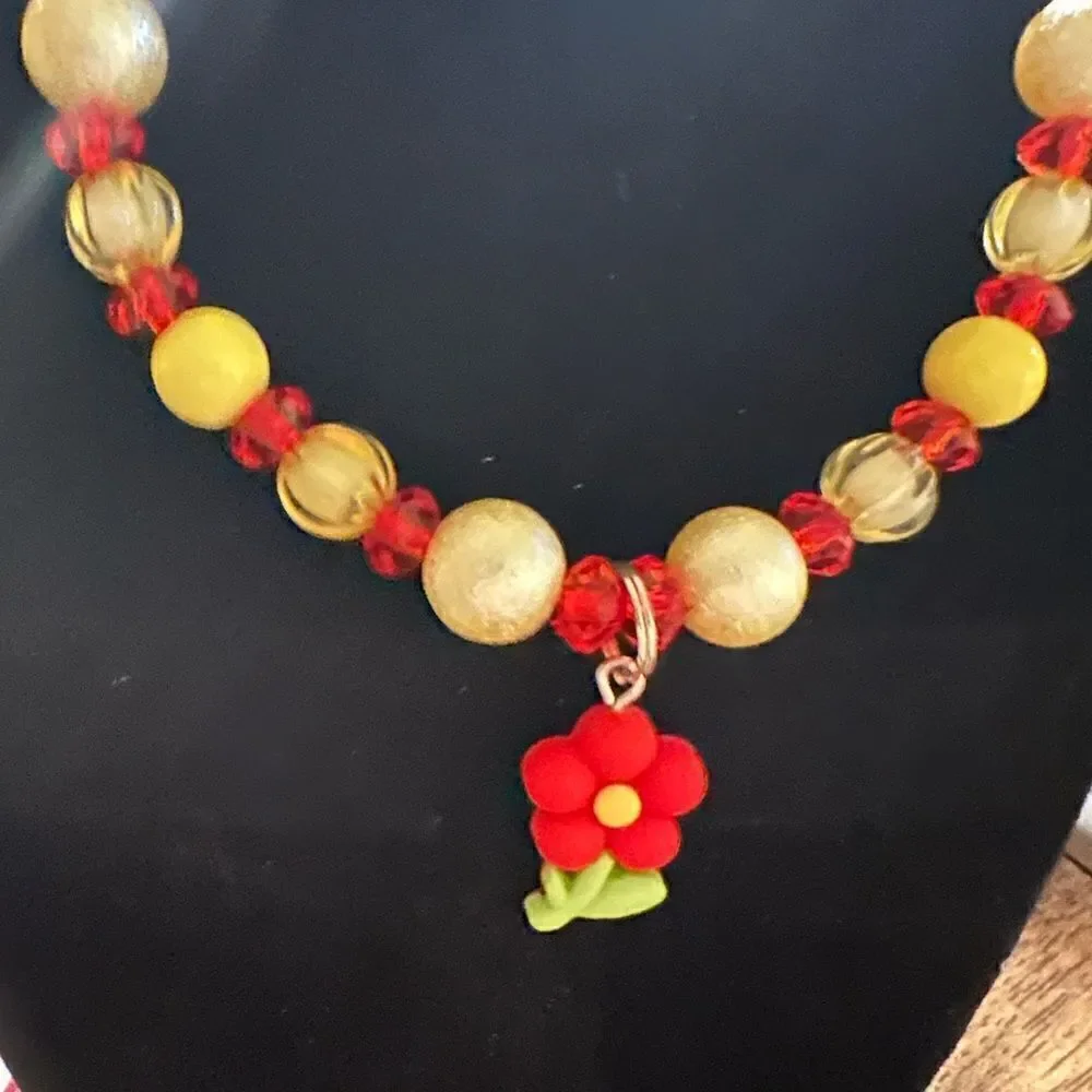 NWOT Toddler/Girls Adjustable Beaded Necklace Flower Pendant Yellow Res - 10-14”